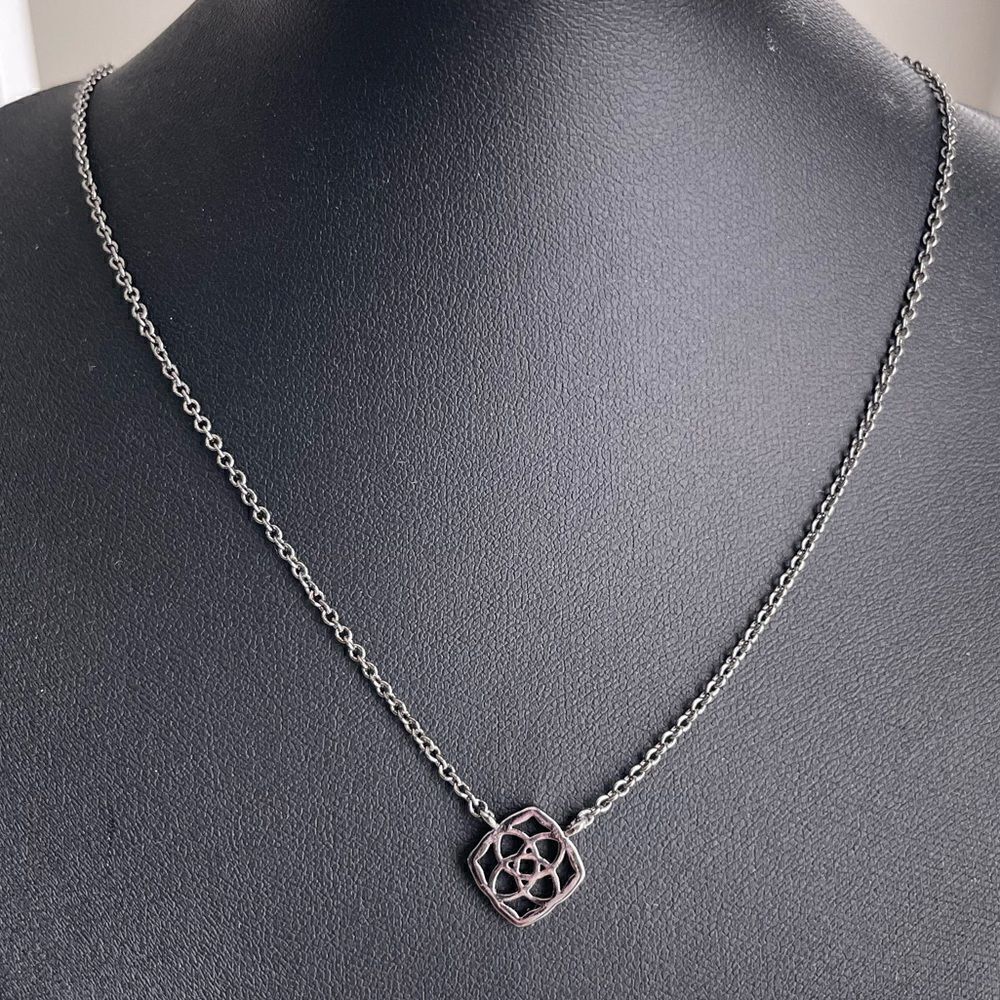 New Kendra Scott Decklyn Gunmetal Pendant Necklace